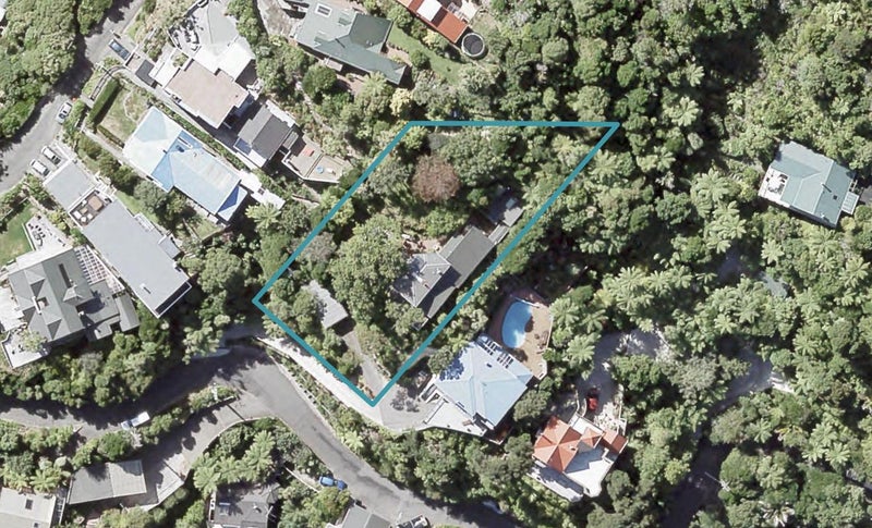 48 Ferry Road, Days Bay, Lower Hutt - Carousel 1