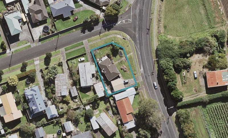 50 Wallace Road, Mangere Bridge, Auckland - Carousel 1