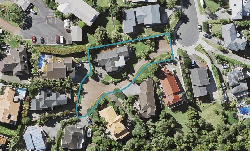 7 Asbury Crescent, Campbells Bay, Auckland - Carousel 1