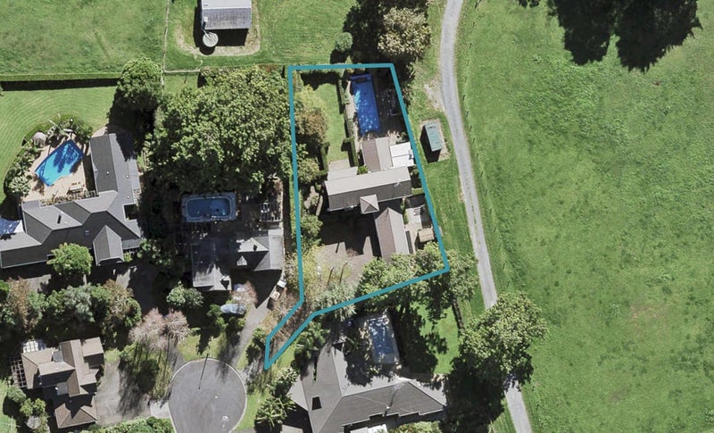15 Birchwood Grove, Greenhithe, Auckland - Carousel 1