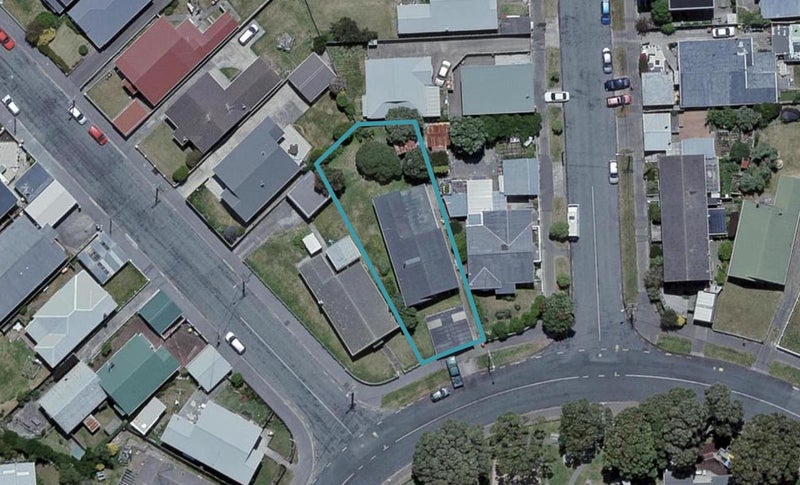 11 Crawford Green, Miramar, Wellington - Carousel 1