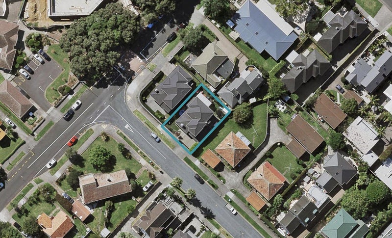 2 Rautara Street, Orakei, Auckland - Carousel 1
