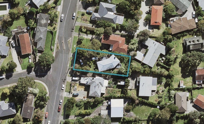 13 Ellice Road, Totara Vale, Auckland - Carousel 1