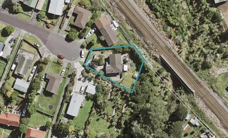 18 Benita Place, Sunnyvale, Auckland - Carousel 1