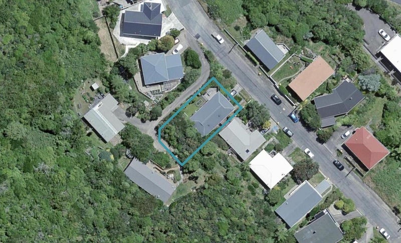 18 Voltaire Street, Karori, Wellington - Carousel 1