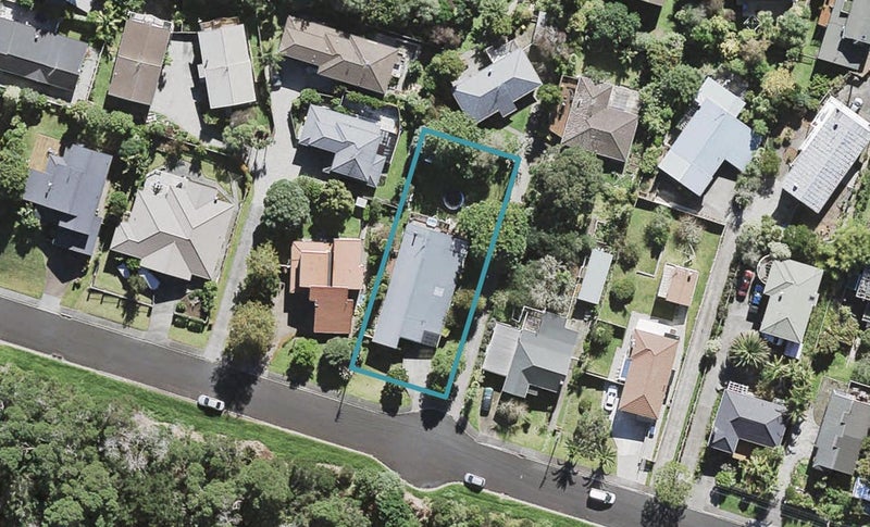 25 Radiata Lane, Chatswood, Auckland - Carousel 1