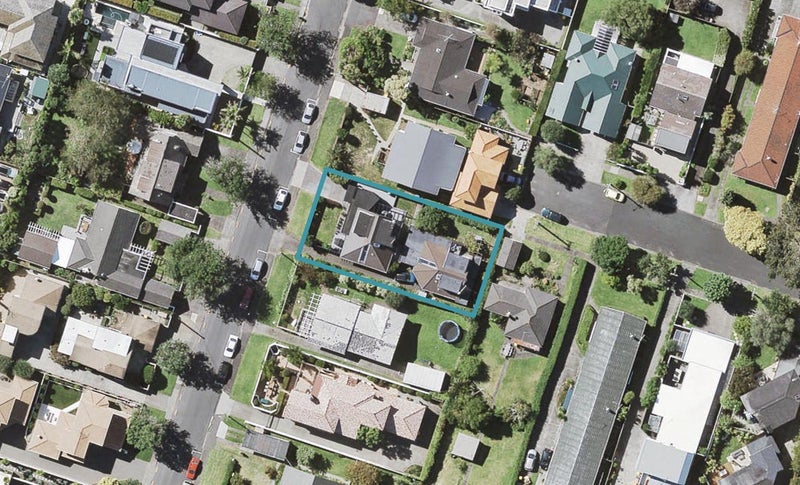 1/11 Frieston Road, Milford, Auckland - Carousel 1