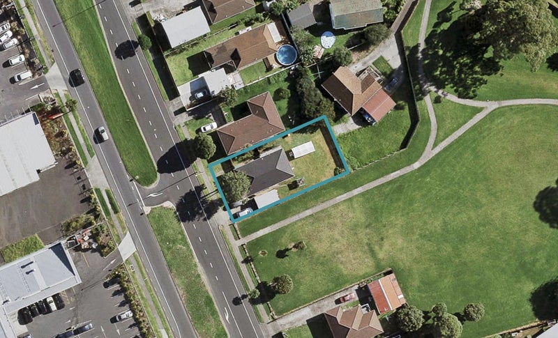 472 Roscommon Road, Clendon Park, Auckland - Carousel 1