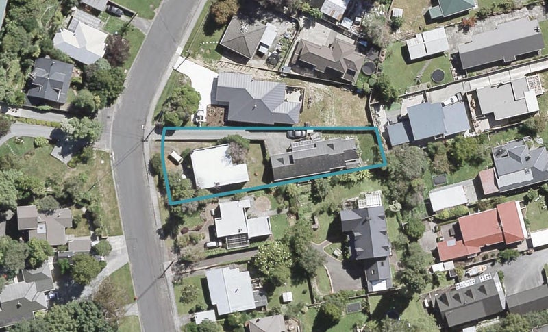 13B Jocelyn Crescent, Pinehaven, Upper Hutt - Carousel 1