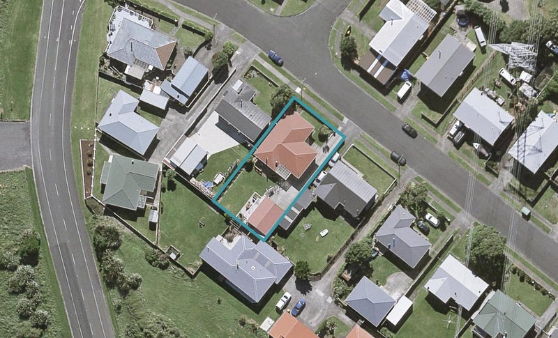 8 Rangitake Drive, Spotswood, New Plymouth - Carousel 1