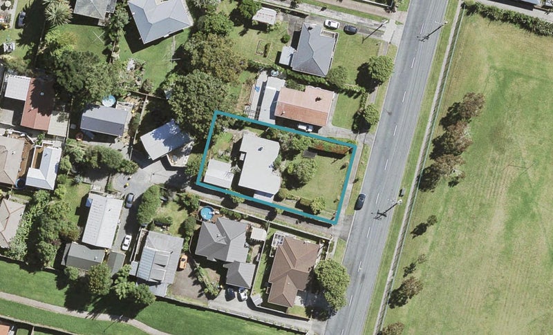 61 Rosier Road, Glen Eden, Auckland - Carousel 1