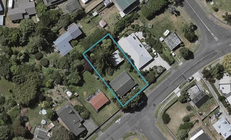 45 Queens Road, Waikanae Beach, Waikanae - Carousel 1