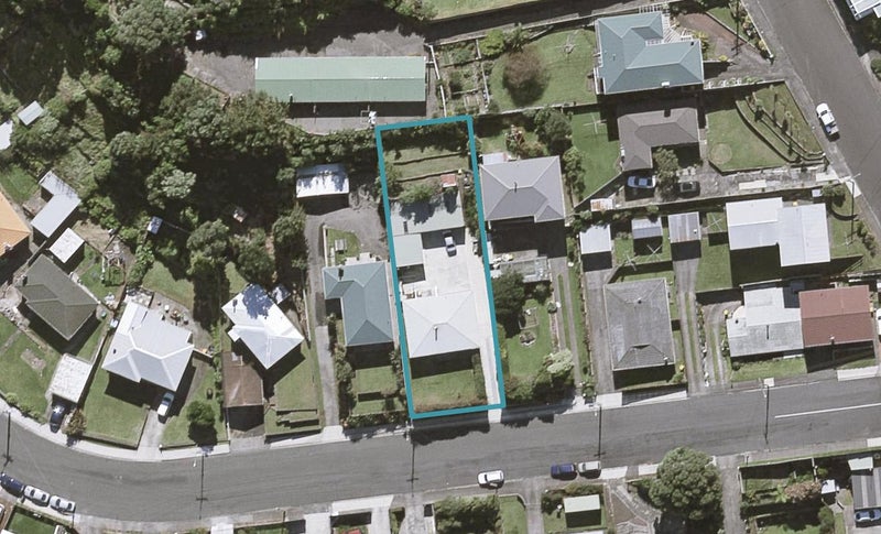 35 Simons Street, Moturoa, New Plymouth - Carousel 1