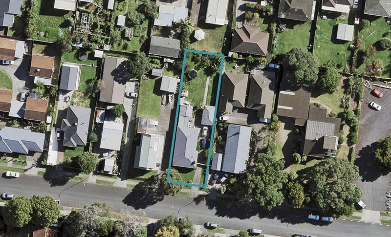 10 Hazards Road, Weymouth, Auckland - Carousel 1