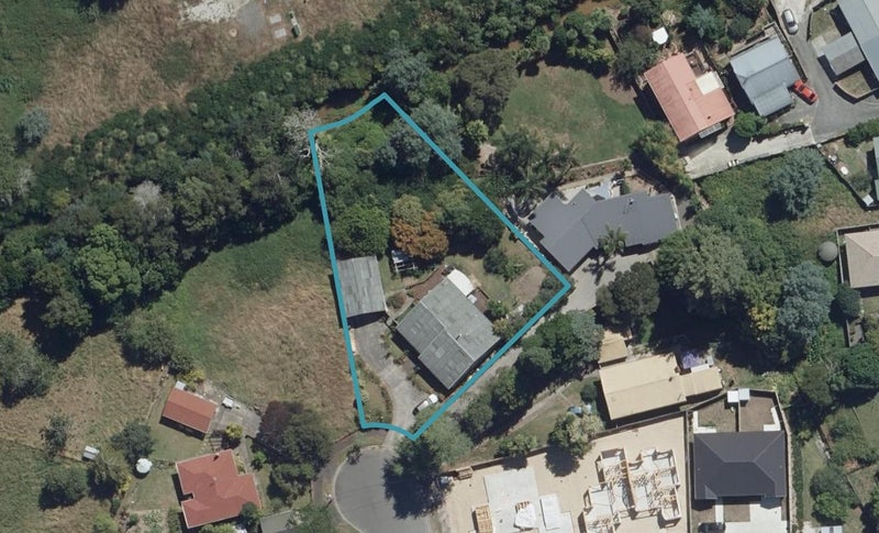 16 Morrison Crescent, Glenview, Hamilton - Carousel 1