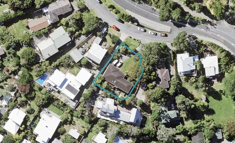 512 Beach Road, Murrays Bay, Auckland - Carousel 1