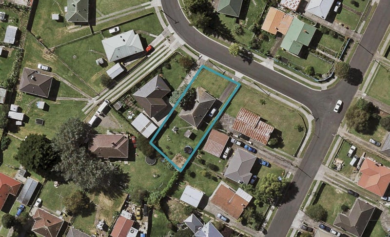 31 Clutha Crescent, Clover Park, Auckland - Carousel 1