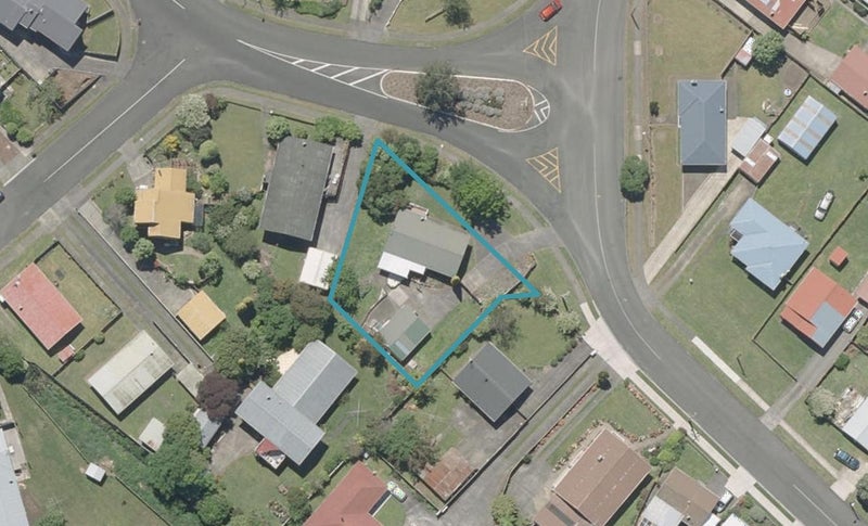 1 Parkdale Drive, Aramoho, Whanganui - Carousel 1
