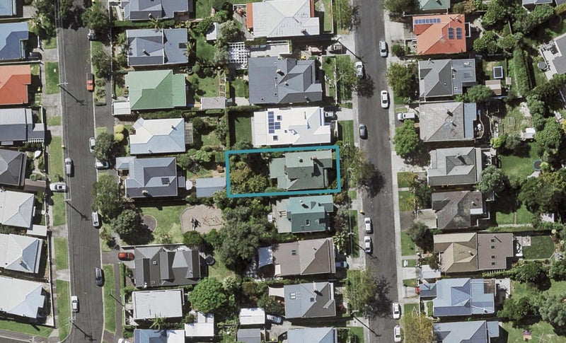 23 Roslyn Terrace, Stanley Point, Auckland - Carousel 1