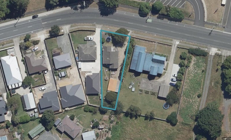 25 Collins Road, Melville, Hamilton - Carousel 1