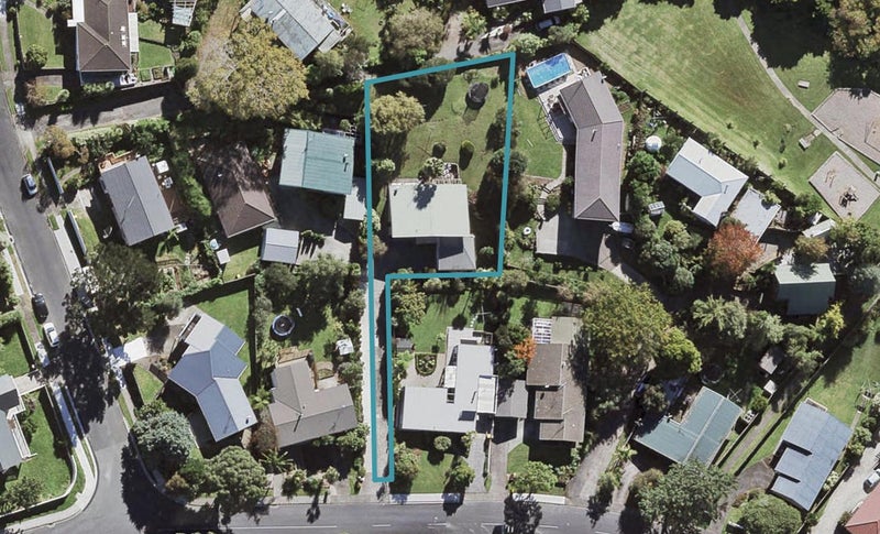46 McDowell Crescent, Hillcrest, Auckland - Carousel 1