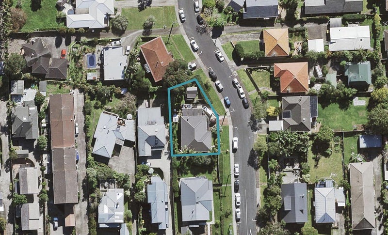 2A Aorangi Place, Birkenhead, Auckland - Carousel 1