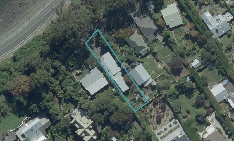 25 Marine Parade, Macandrew Bay, Dunedin - Carousel 1