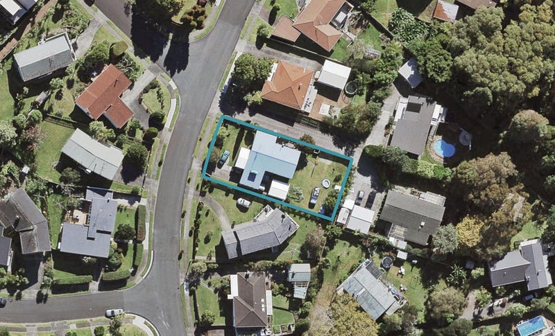 13 Betsland Crescent, Hillcrest, Auckland - Carousel 1