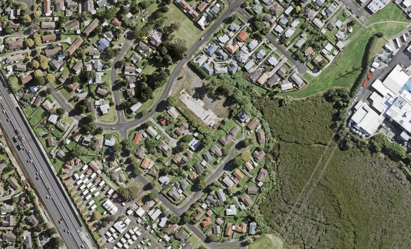 81F Kindergarten Drive, Conifer Grove, Takanini - Carousel 1