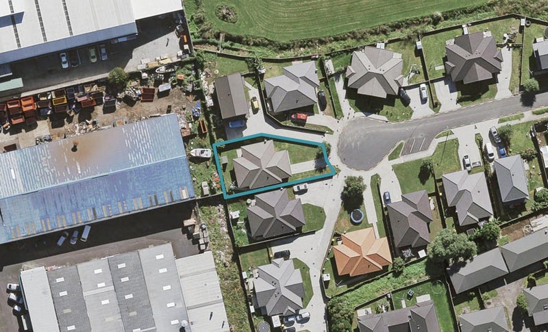 33 Mona Avenue, Mangere Bridge, Auckland - Carousel 1