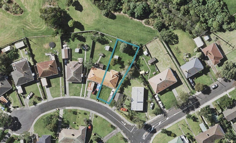 19 Philomel Crescent, Bayswater, Auckland - Carousel 1