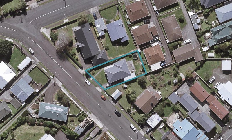 25 Dartmoor Avenue, Westown, New Plymouth - Carousel 1