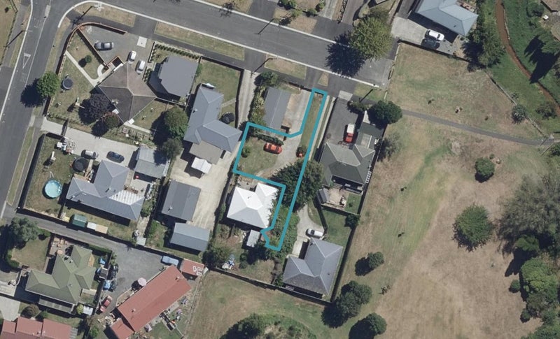 2/33 Aberfoyle Street, Dinsdale, Hamilton - Carousel 1