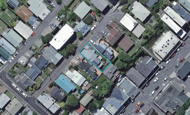 12 Barton Terrace, Thorndon, Wellington - Carousel 1