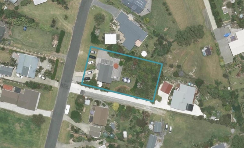 38 Cullen Street, Mangawhai Heads, Mangawhai - Carousel 1