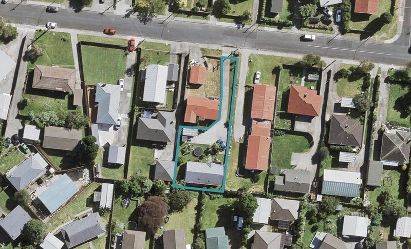 38B Harrington Road, Henderson, Auckland - Carousel 1