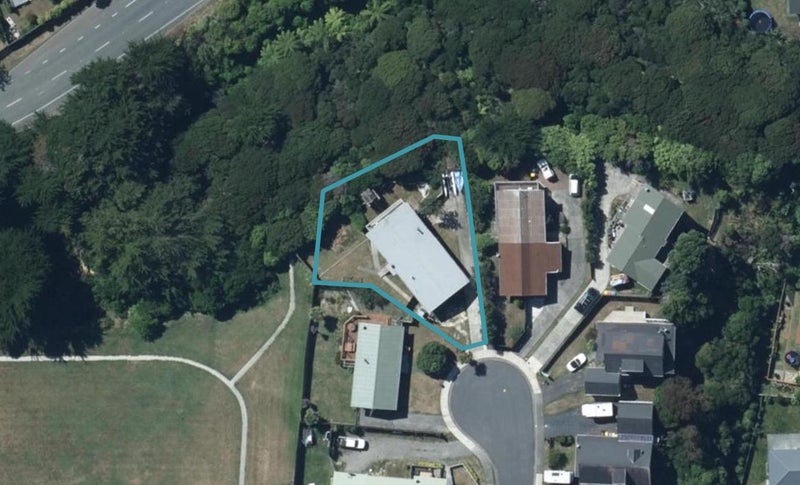 13 Trispen Place, Camborne, Porirua - Carousel 1