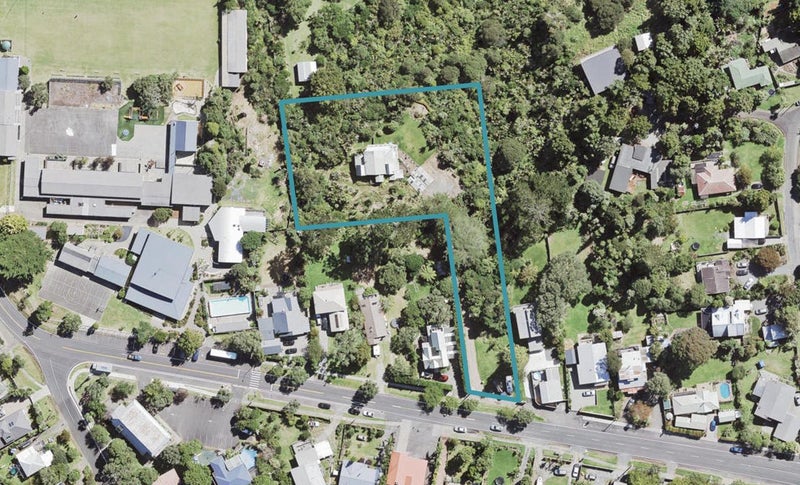 64 Victory Road, Laingholm, Auckland - Carousel 1