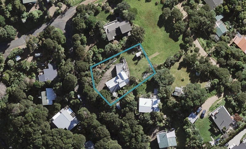 76 Victoria Road South, Onetangi, Waiheke Island - Carousel 1