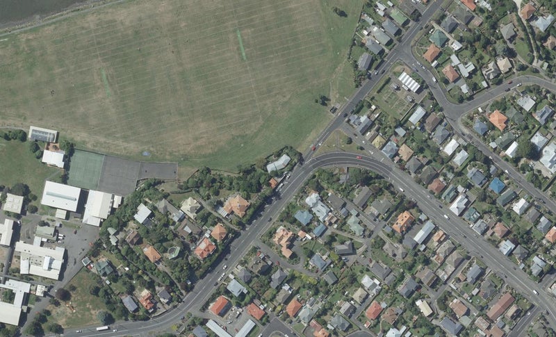 227 Musselburgh Rise, Andersons Bay, Dunedin - Carousel 1