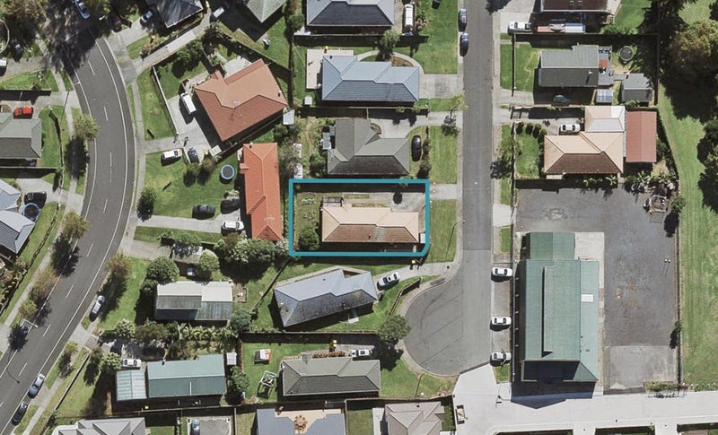 33 Freda Place, Favona, Auckland - Carousel 1