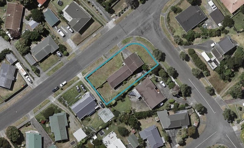 64 Queens Road, Waikanae Beach, Waikanae - Carousel 1