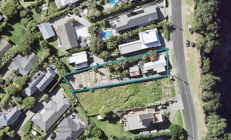 18 Marine Parade, Mellons Bay, Auckland - Carousel 1