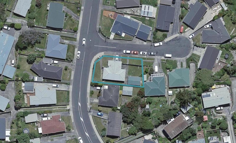 1 Terrance Grove, Paparangi, Wellington - Carousel 1