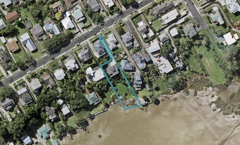 105 Norwood Road, Bayswater, Auckland - Carousel 1