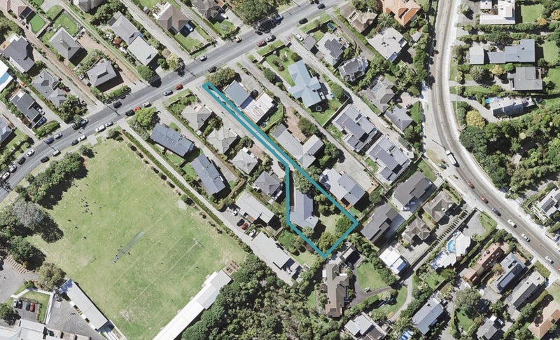 93 Aberdeen Road, Castor Bay, Auckland - Carousel 1