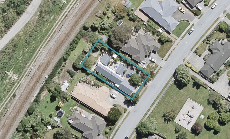 54 Mary Huse Grove, Manor Park, Lower Hutt - Carousel 1
