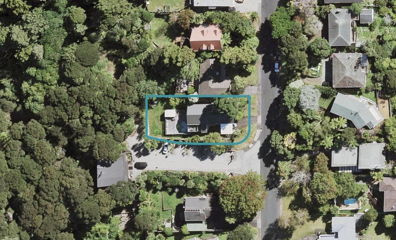 49 Rimutaka Place, Titirangi, Auckland - Carousel 1