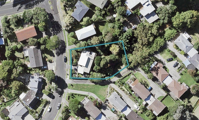 6 Scarlock Avenue, Browns Bay, Auckland - Carousel 1
