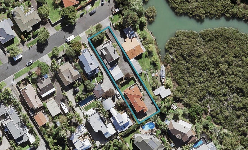 81B Wainui Avenue, Point Chevalier, Auckland - Carousel 1